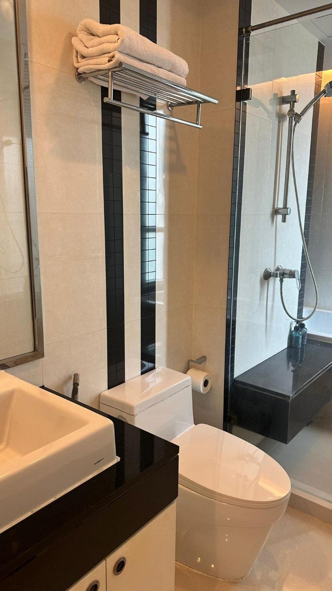 Spacious Sukhumvit Near Emquartier Apartment Bangkok