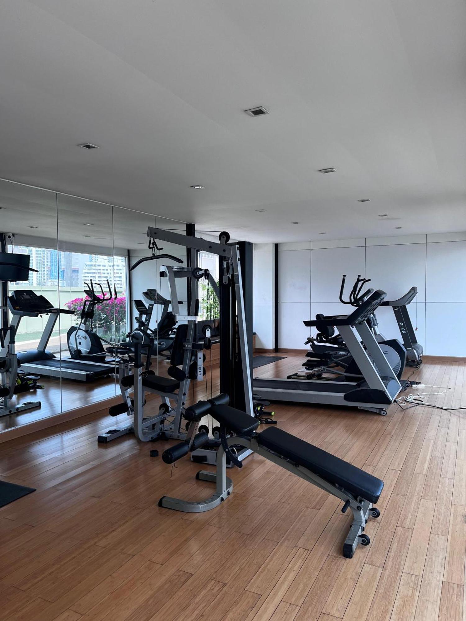 Apartment Spacious Sukhumvit Near Emquartier Bangkok