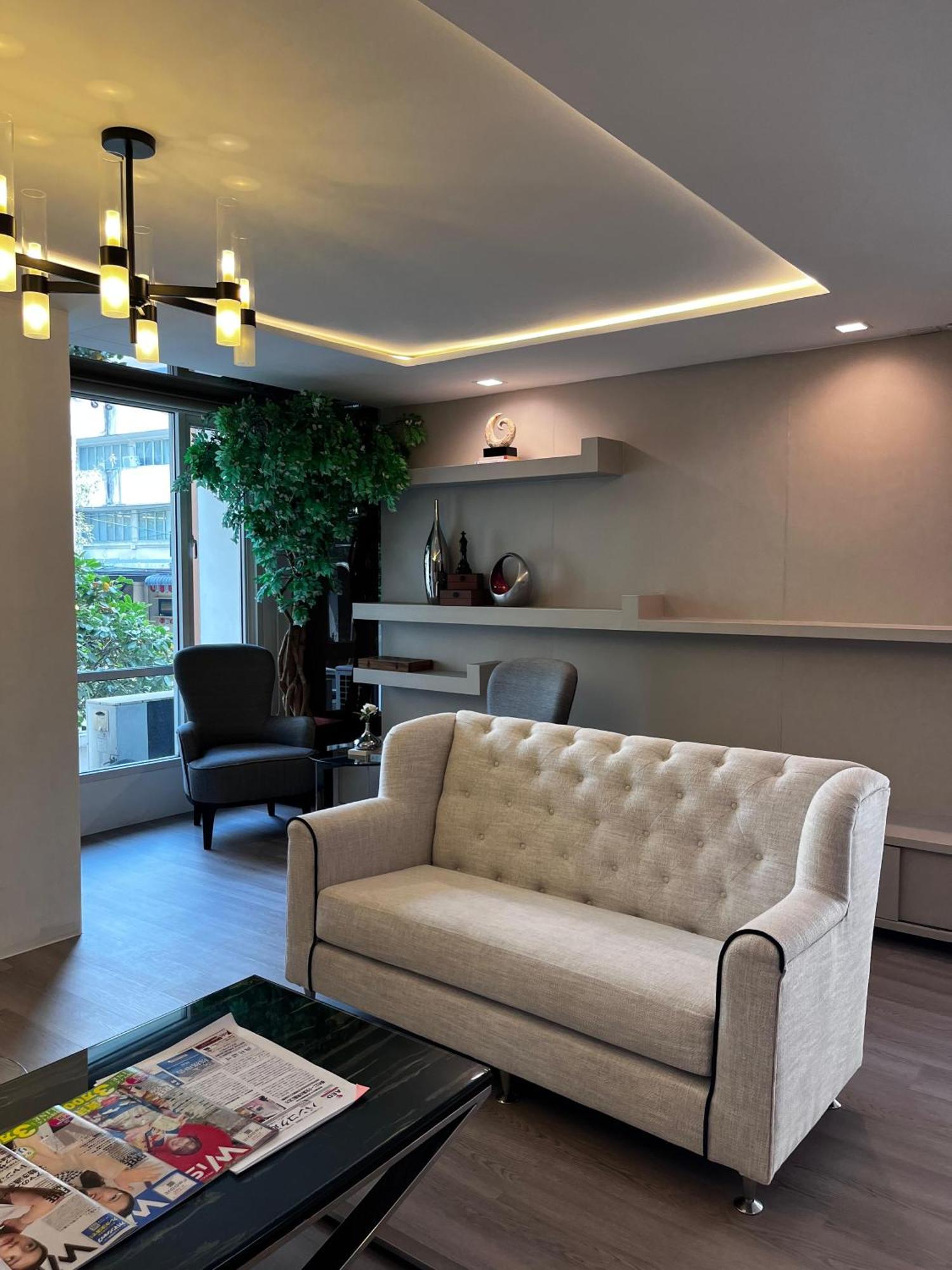 Spacious Sukhumvit Near Emquartier Apartment Bangkok