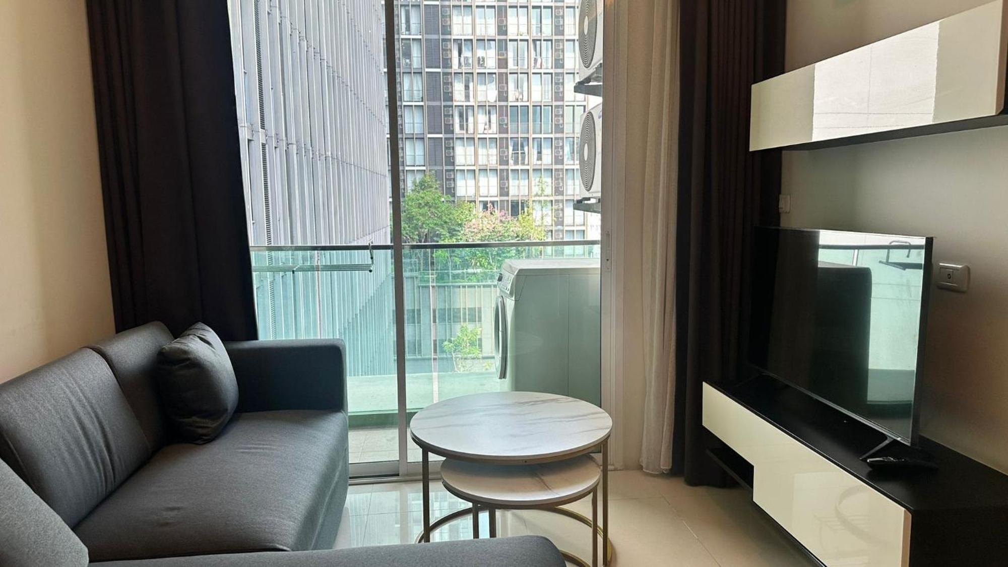 Spacious Sukhumvit Near Emquartier Apartment