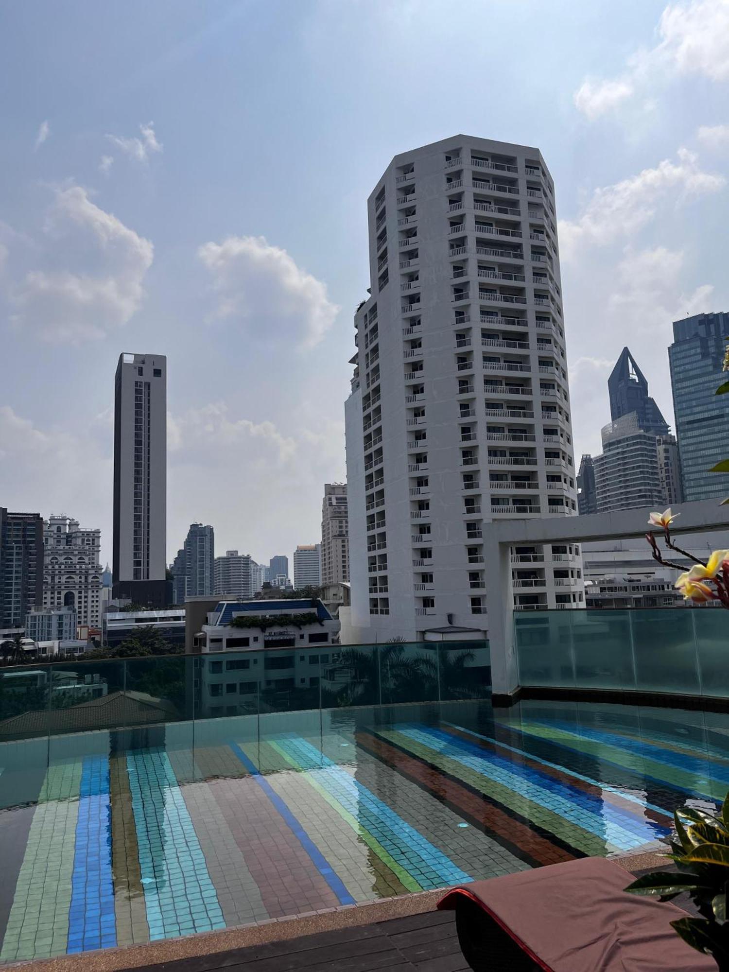Spacious Sukhumvit Near Emquartier Apartment *