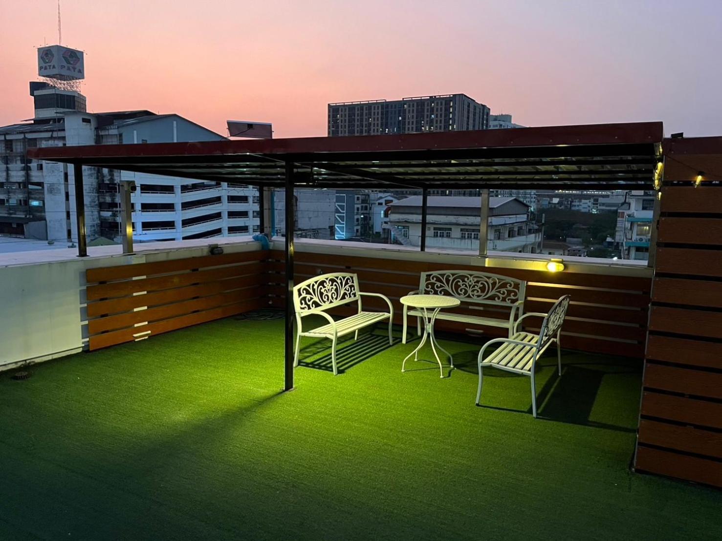 Sunset Pinklao Herberg 3*