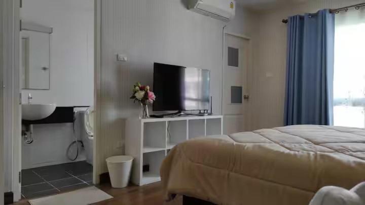 Guest house The Cozy Place 105 Private 3 Beds 3 Baths Lasalle Bangkok