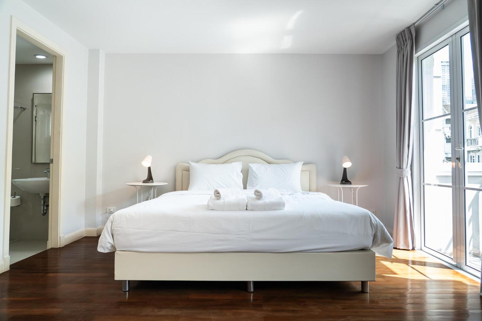Ferienhaus 3 Bedroom Spacious In Downtown Near Mrt Bts Asok Station Bangkok