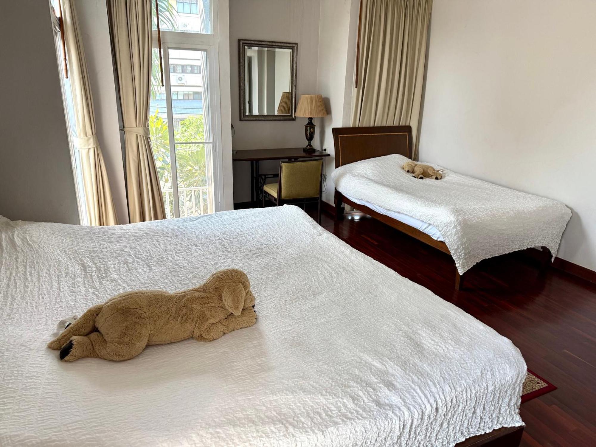 Apartemen Samsen Spacious 2br Contemporary Thai Style Bangkok