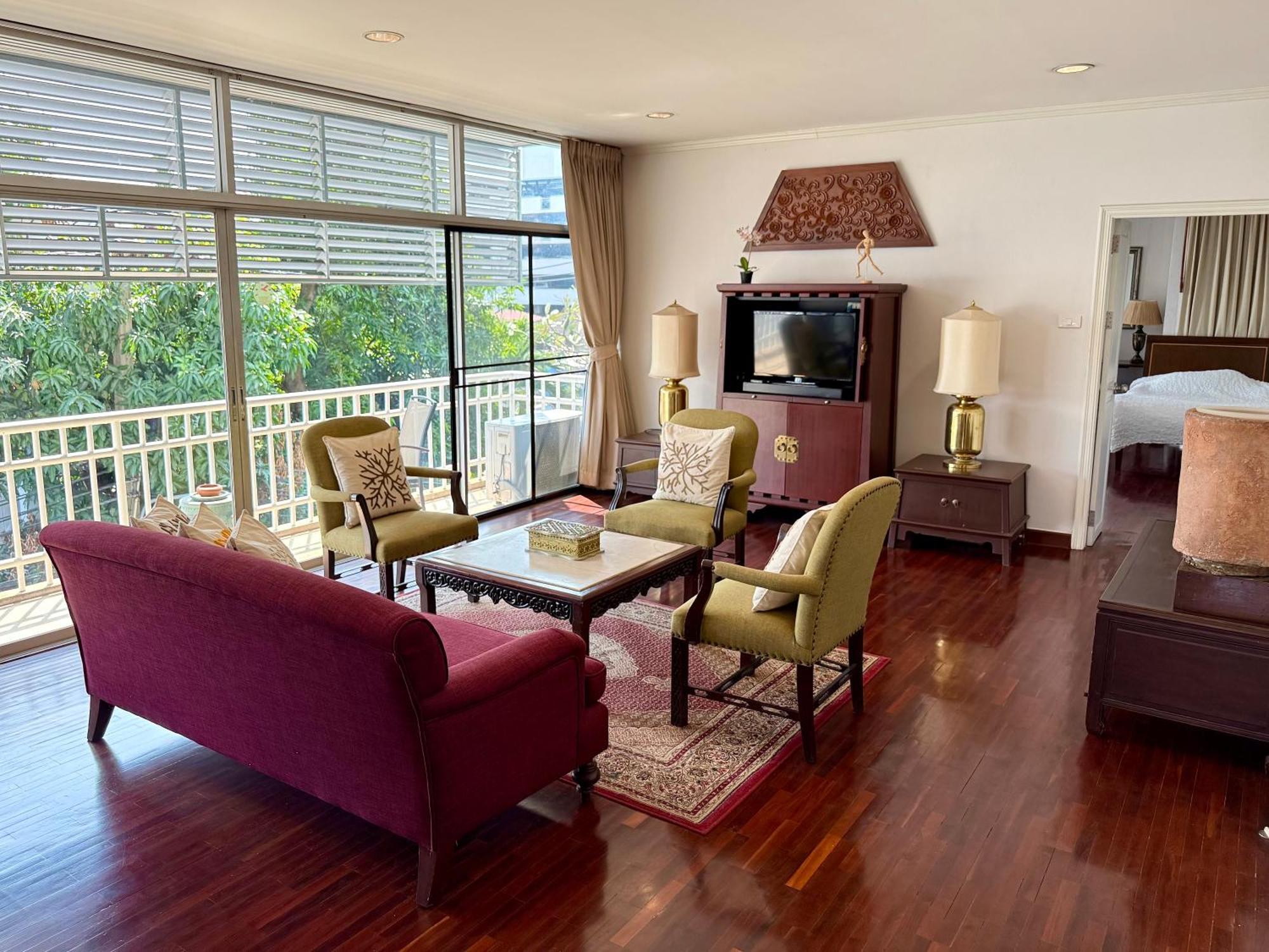 Samsen Spacious 2br Contemporary Thai Style * Bangkok