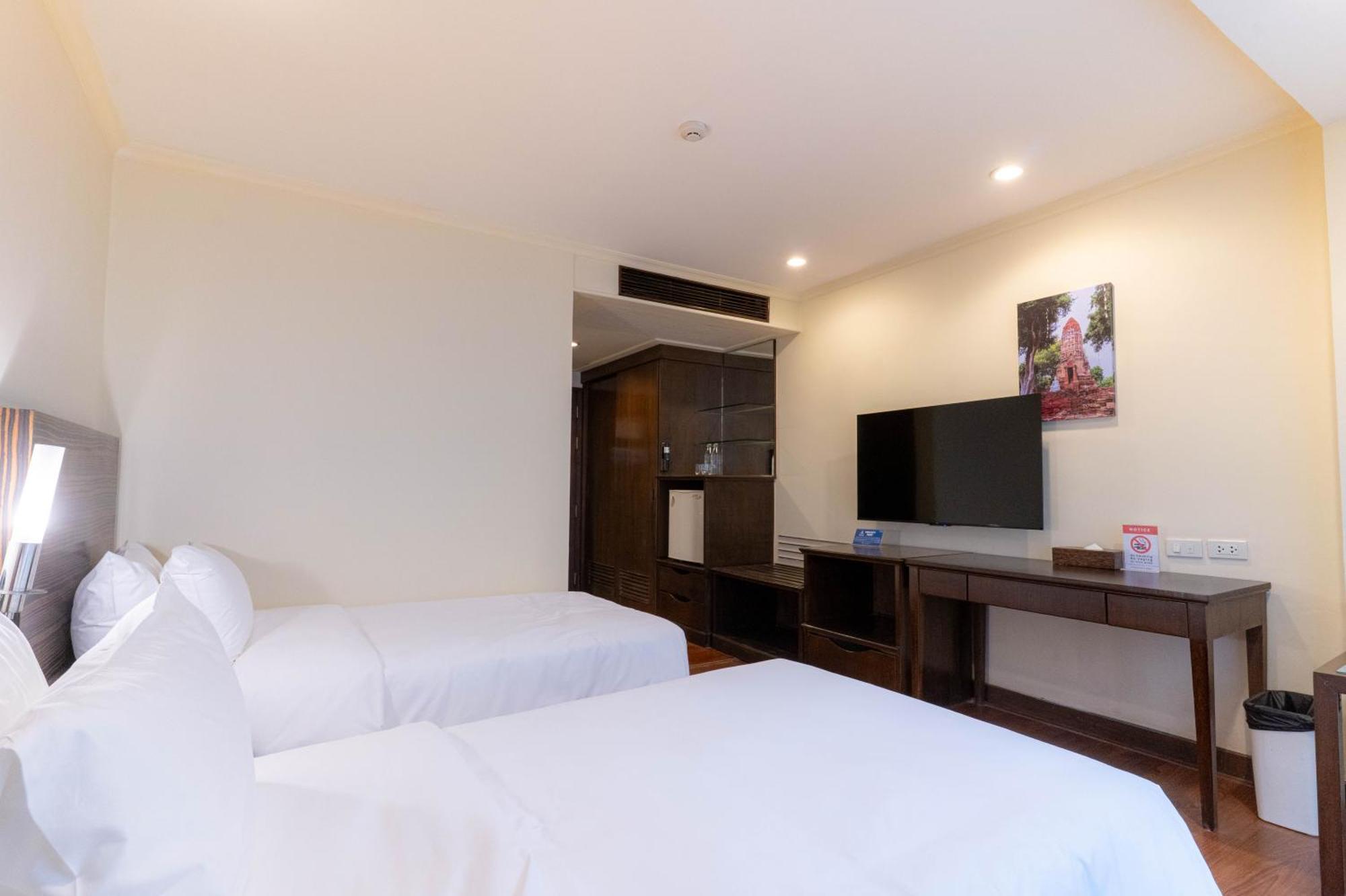 Journeyhub Sukhumvit 26, - Formerly St Bangkok