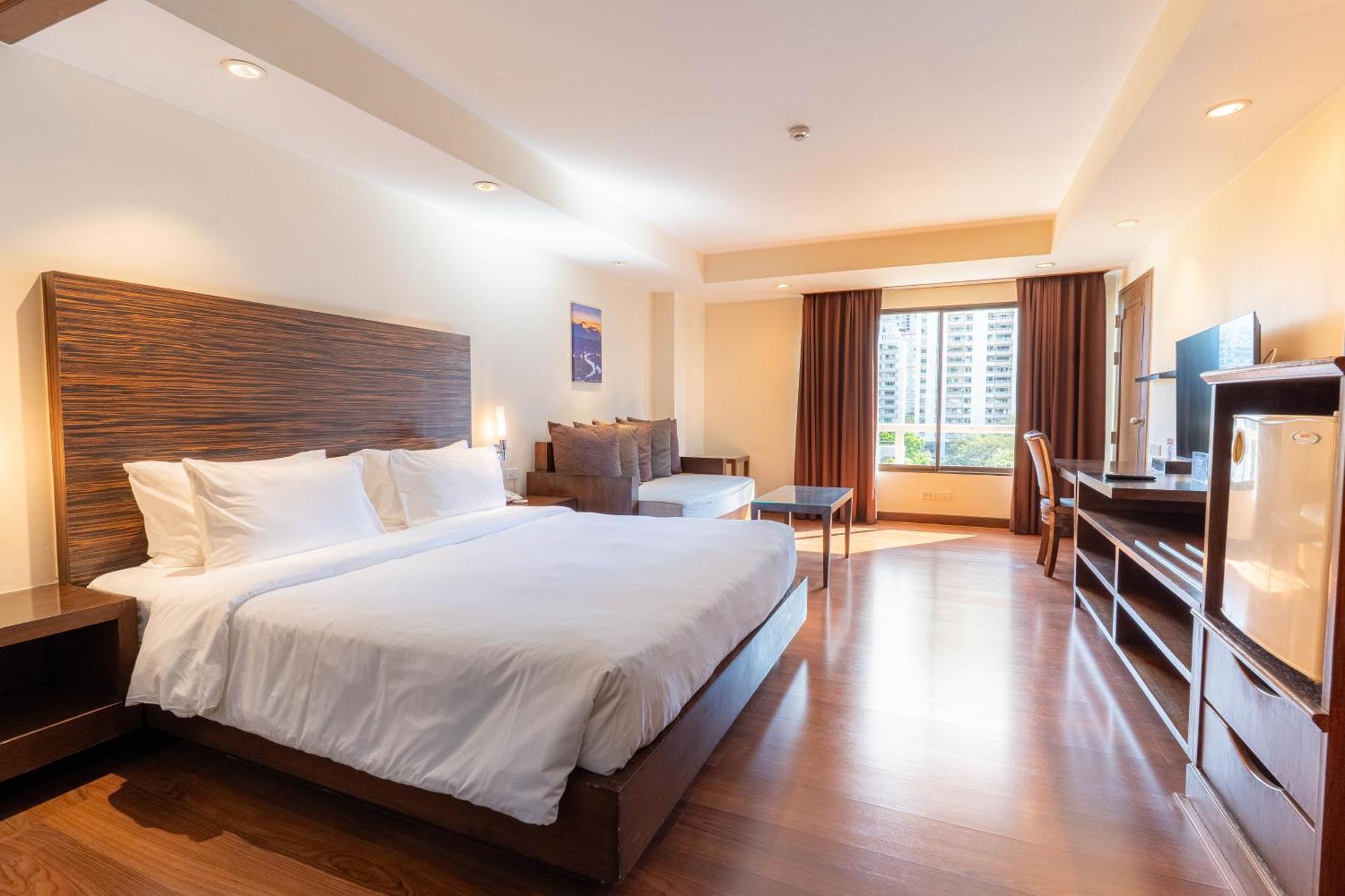 Hotel Journeyhub Sukhumvit 26, - Formerly St 4*