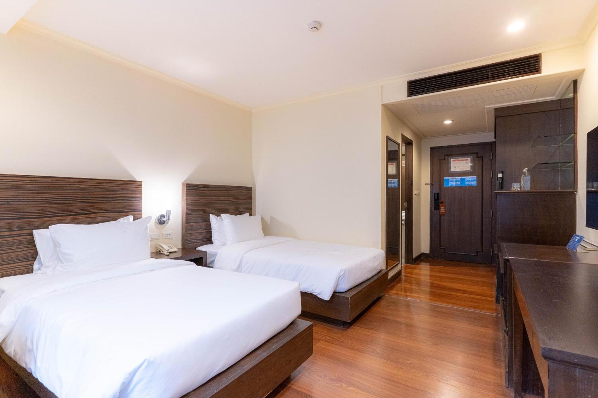 Journeyhub Sukhumvit 26, - Formerly St Hotel Bangkok