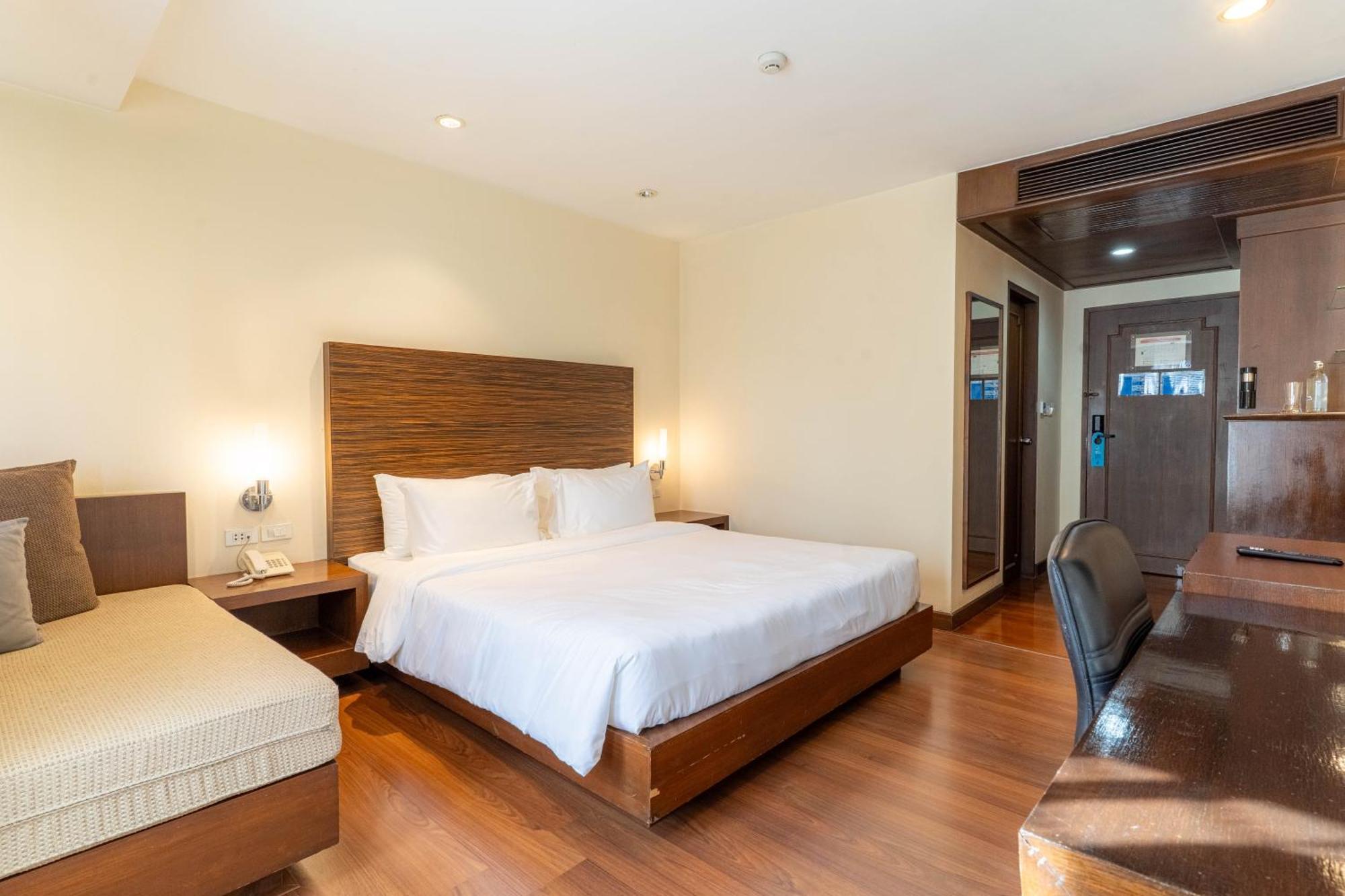 Journeyhub Sukhumvit 26, - Formerly St 4* Bangkok