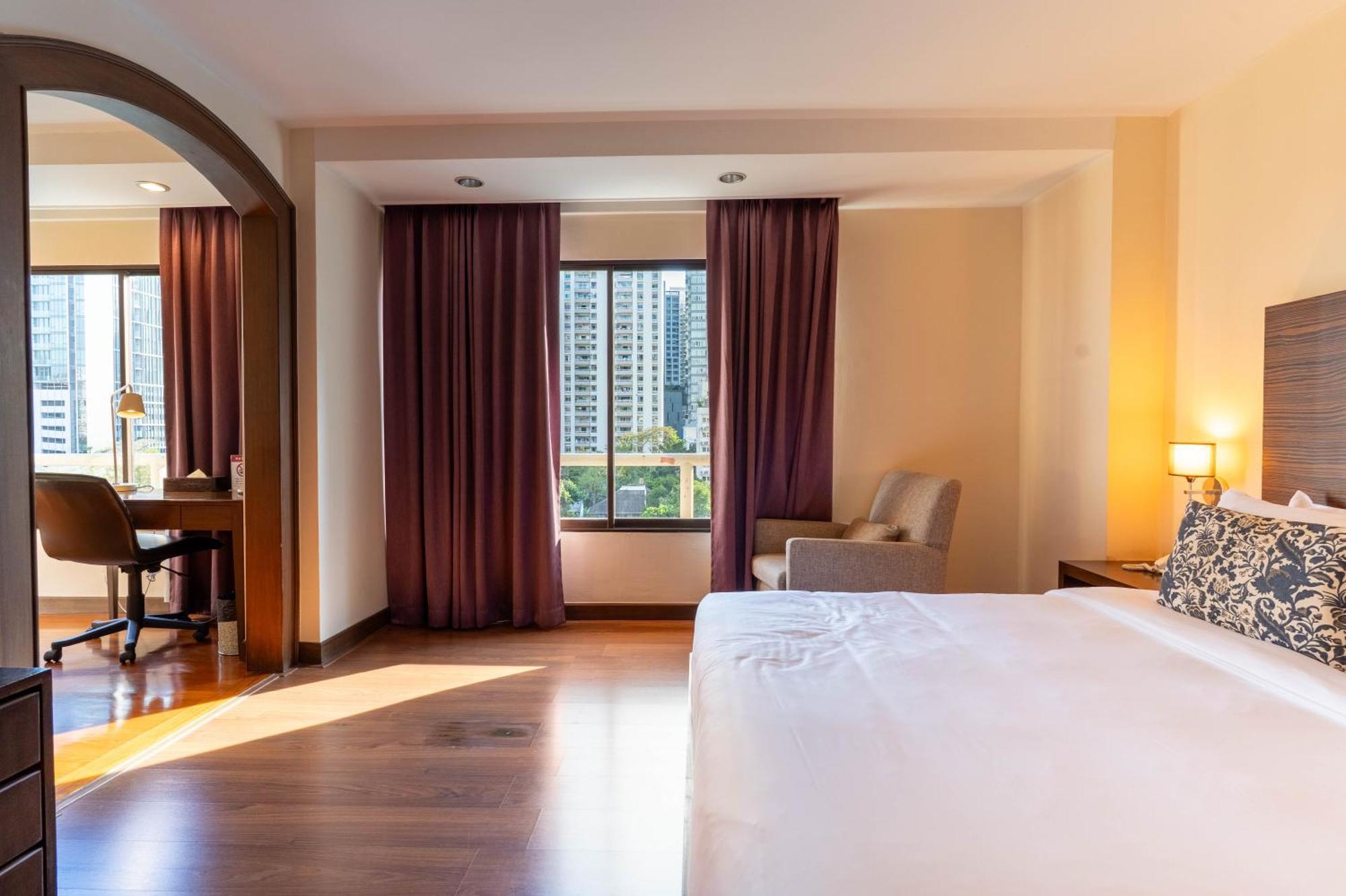 Hotel Journeyhub Sukhumvit 26, - Formerly St