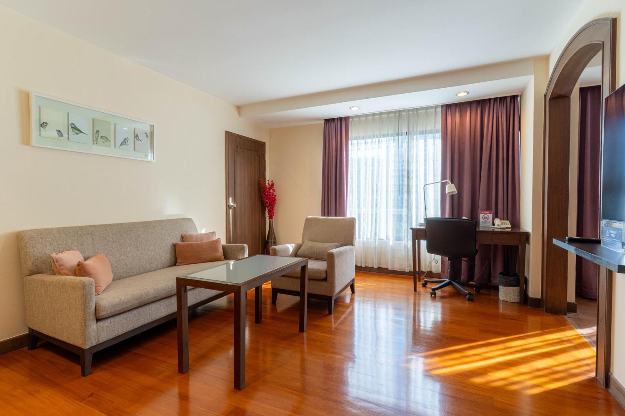 Hotel Journeyhub Sukhumvit 26, - Formerly St Bangkok