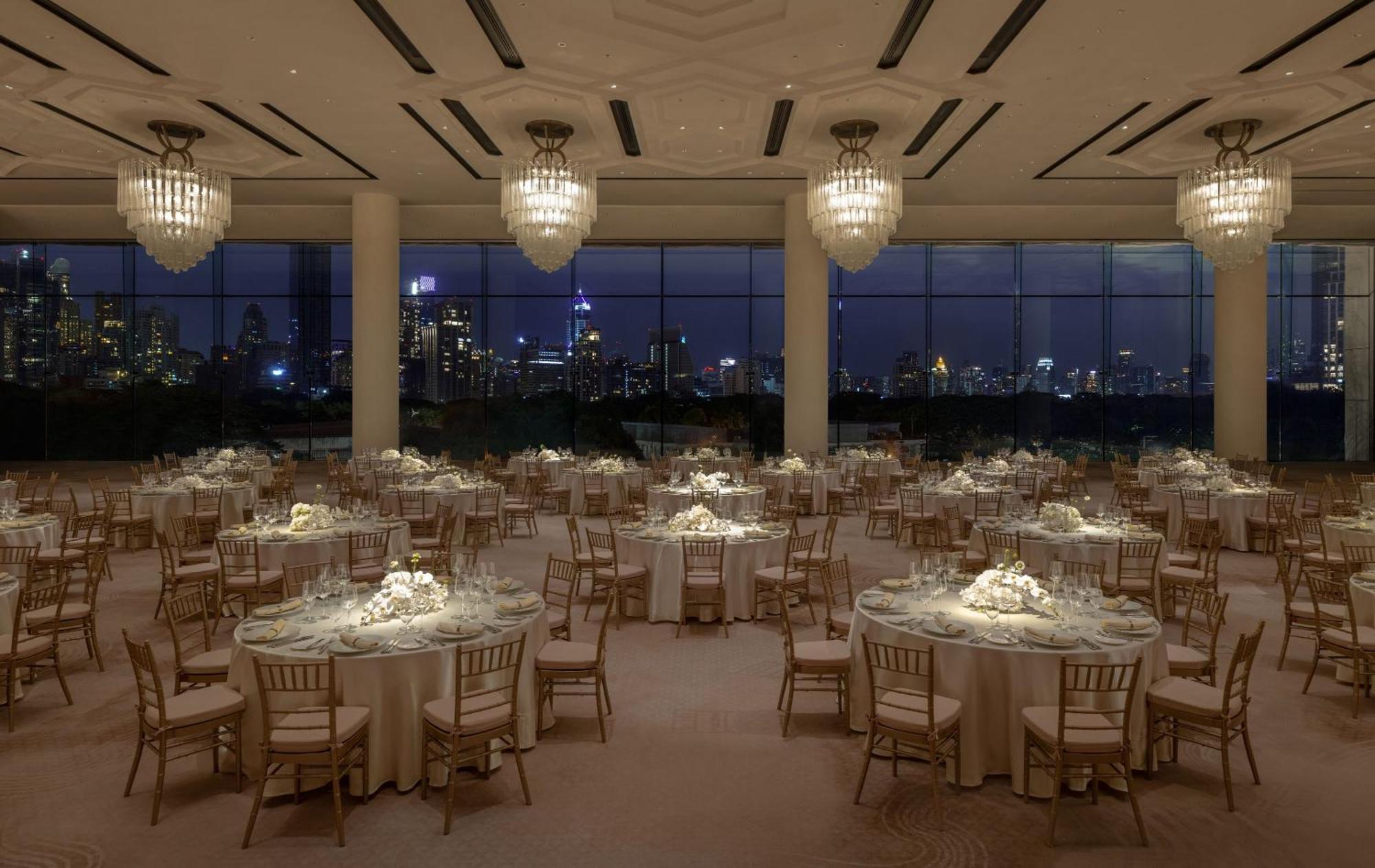 Dusit Thani Hotel