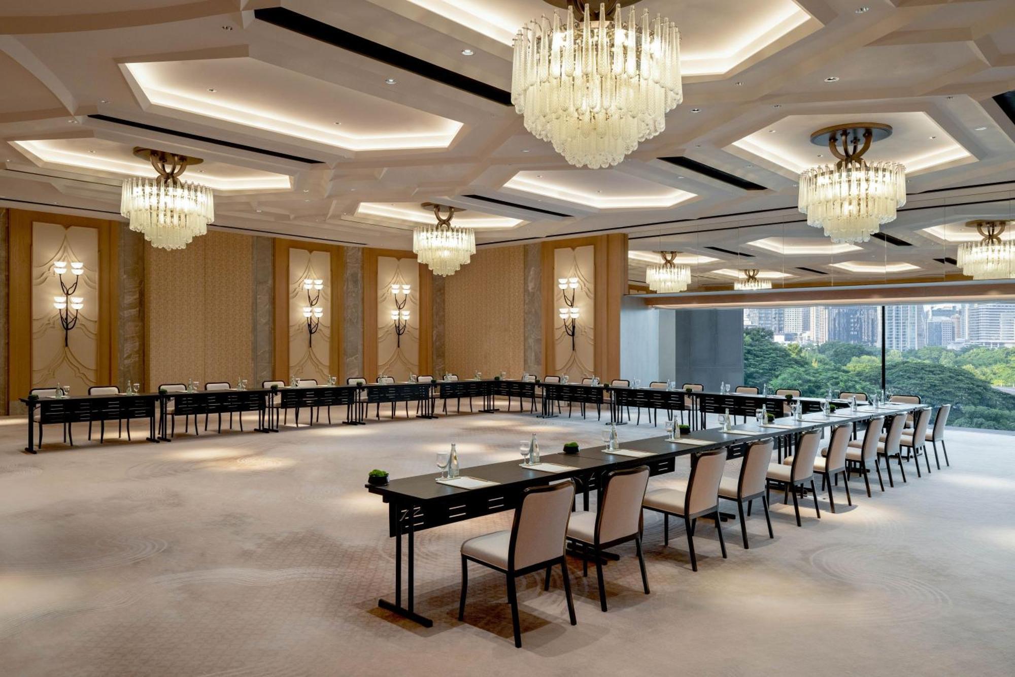 Hotel Dusit Thani 5*
