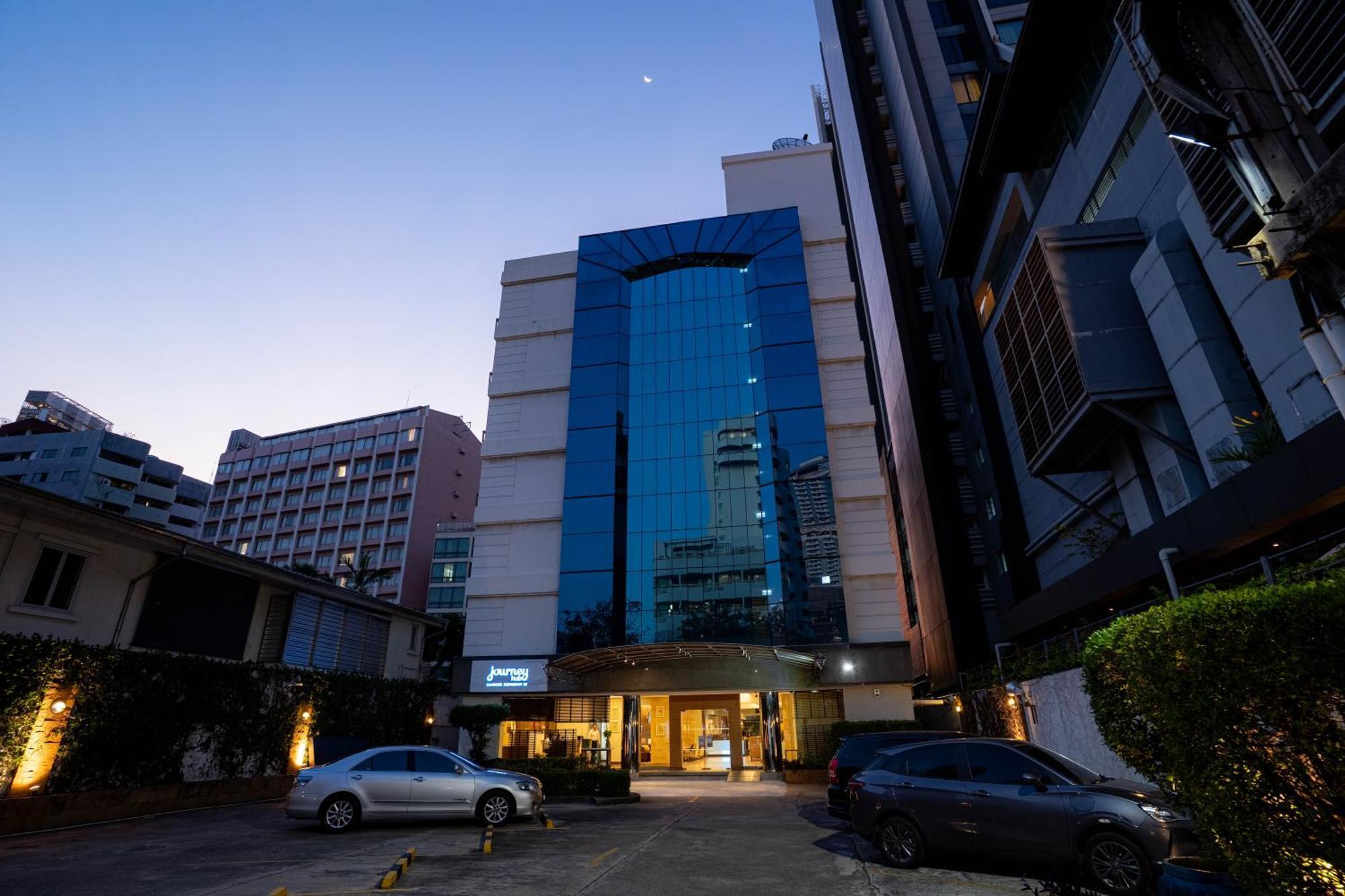 Hotel Journeyhub Sukhumvit 26, - Formerly St