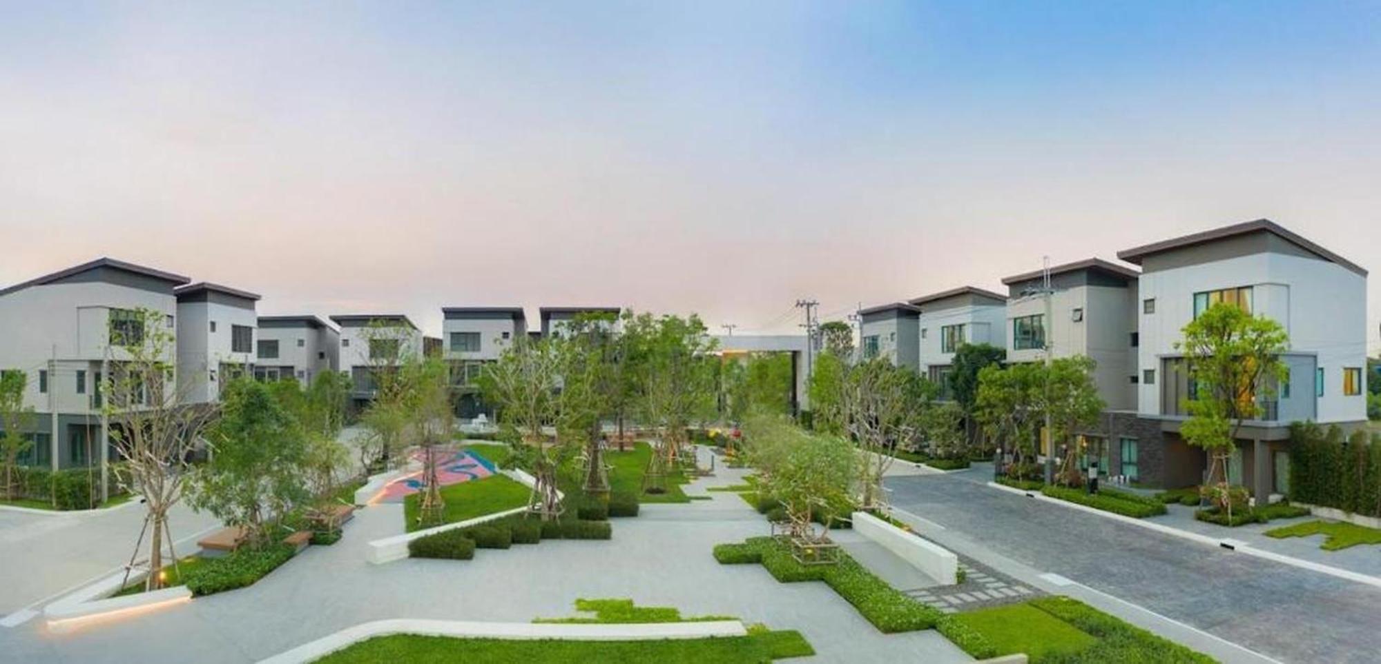 Stylish2bd Pool&gym Near Airport Holiday home *
