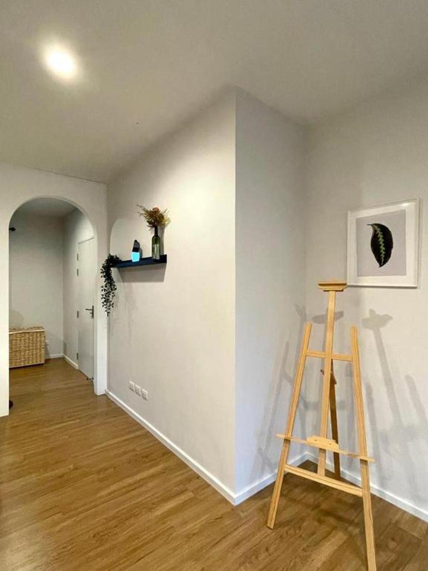 Stylish2bd Pool&gym Near Airport Holiday home