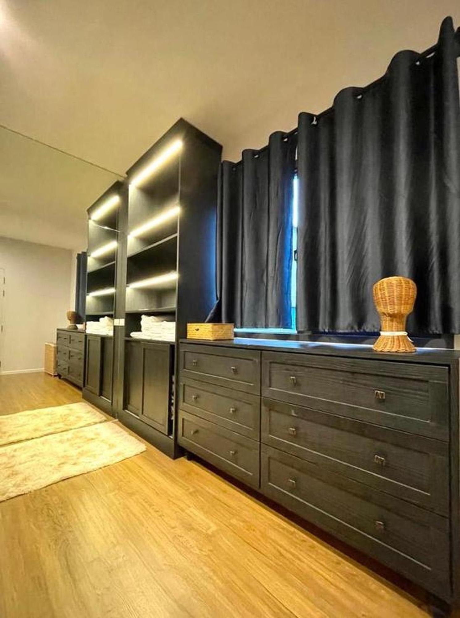 Stylish2bd Pool&gym Near Airport Holiday home