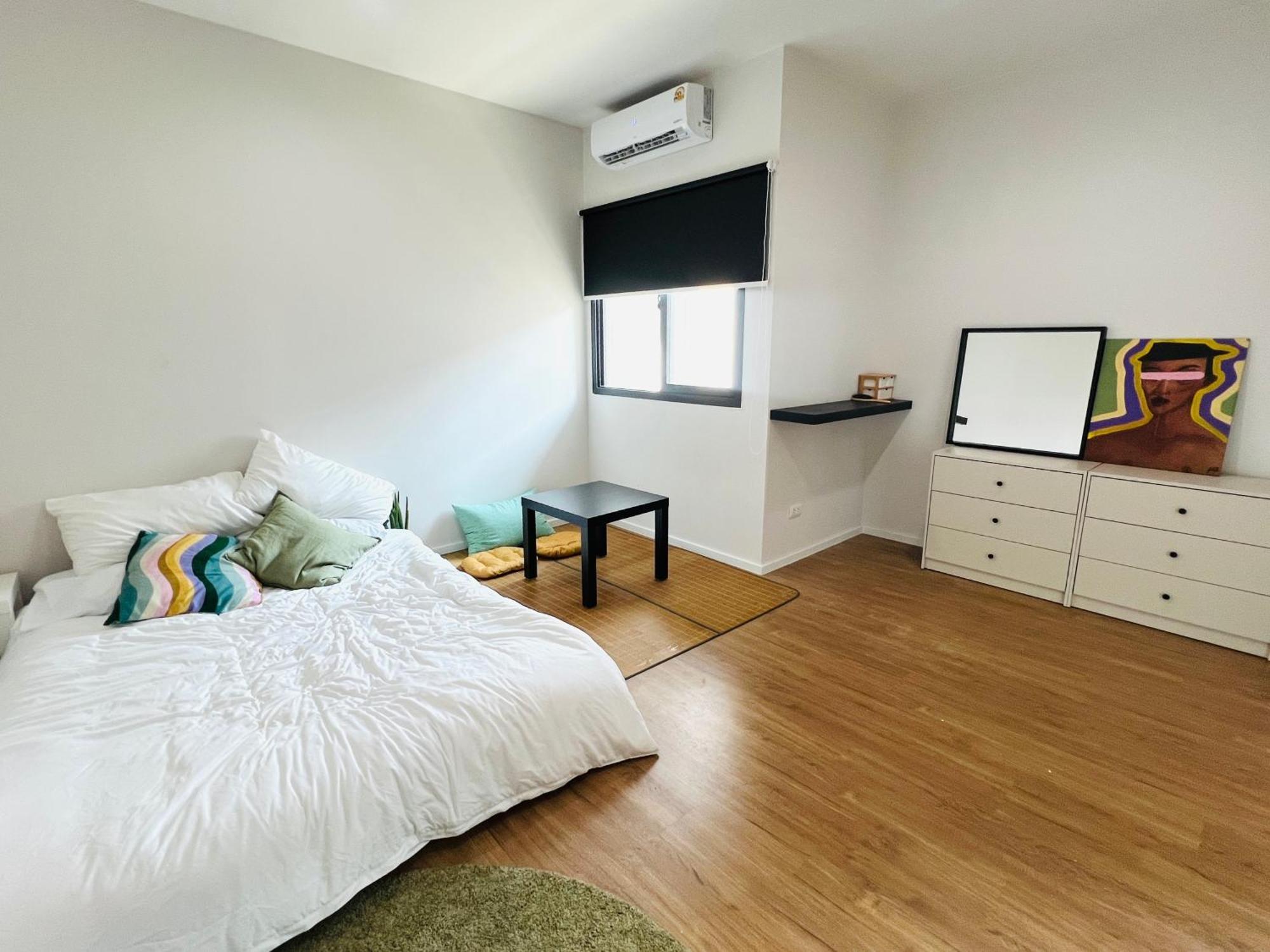 Holiday home Stylish2bd Pool&gym Near Airport