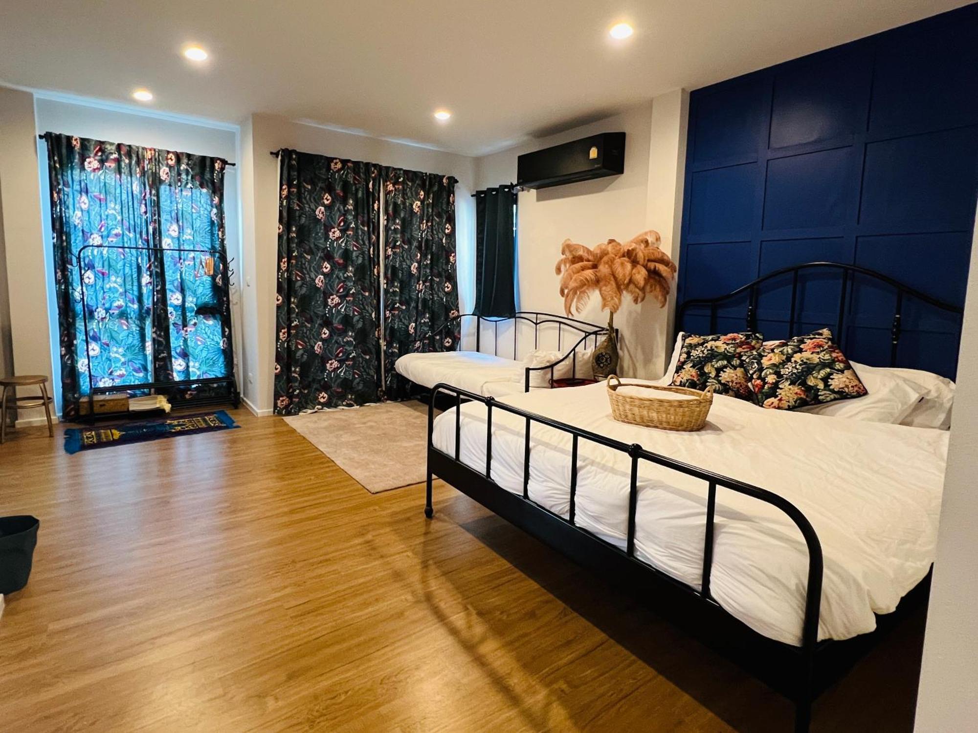 Stylish2bd Pool&gym Near Airport *