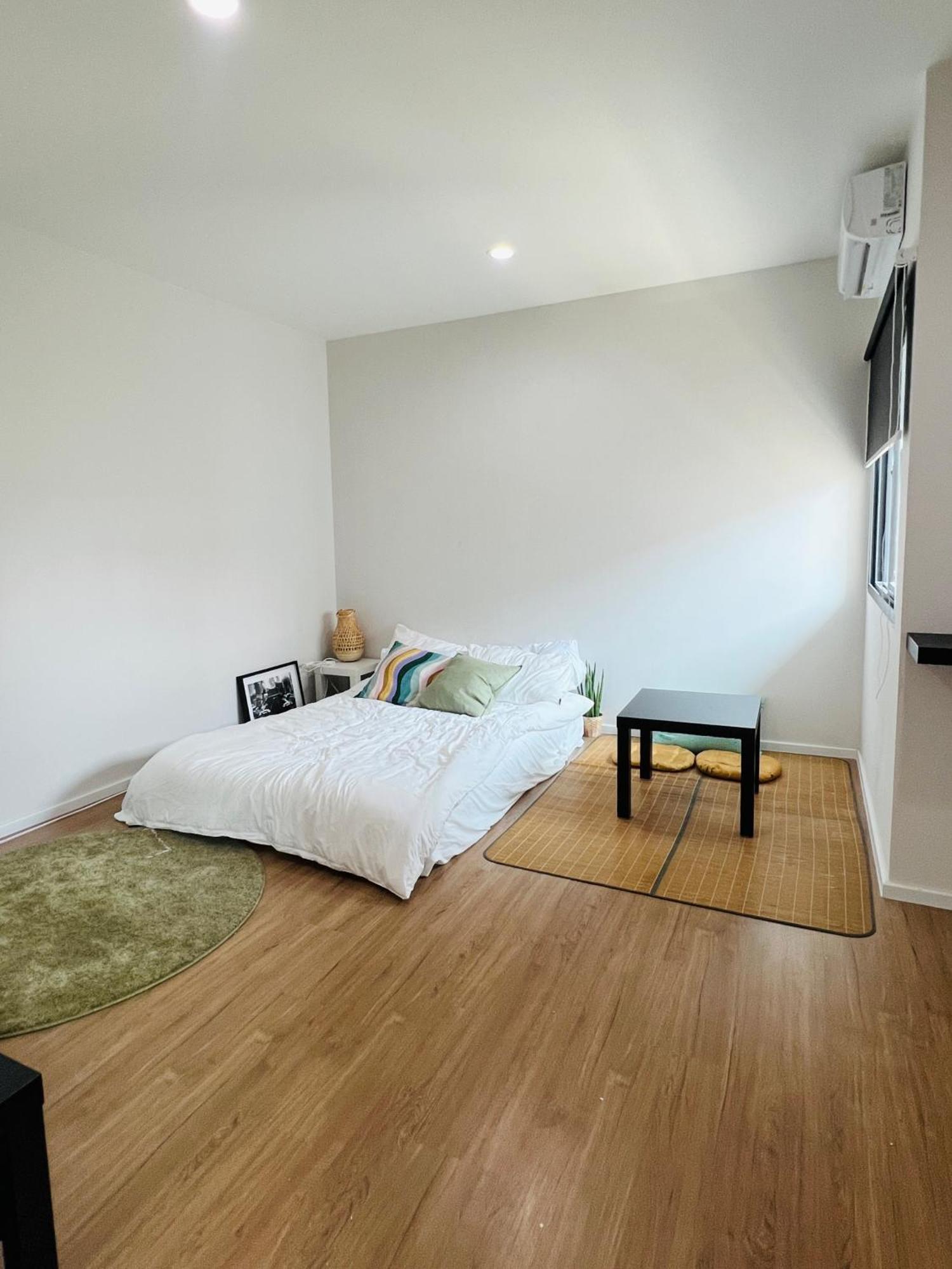 Stylish2bd Pool&gym Near Airport
