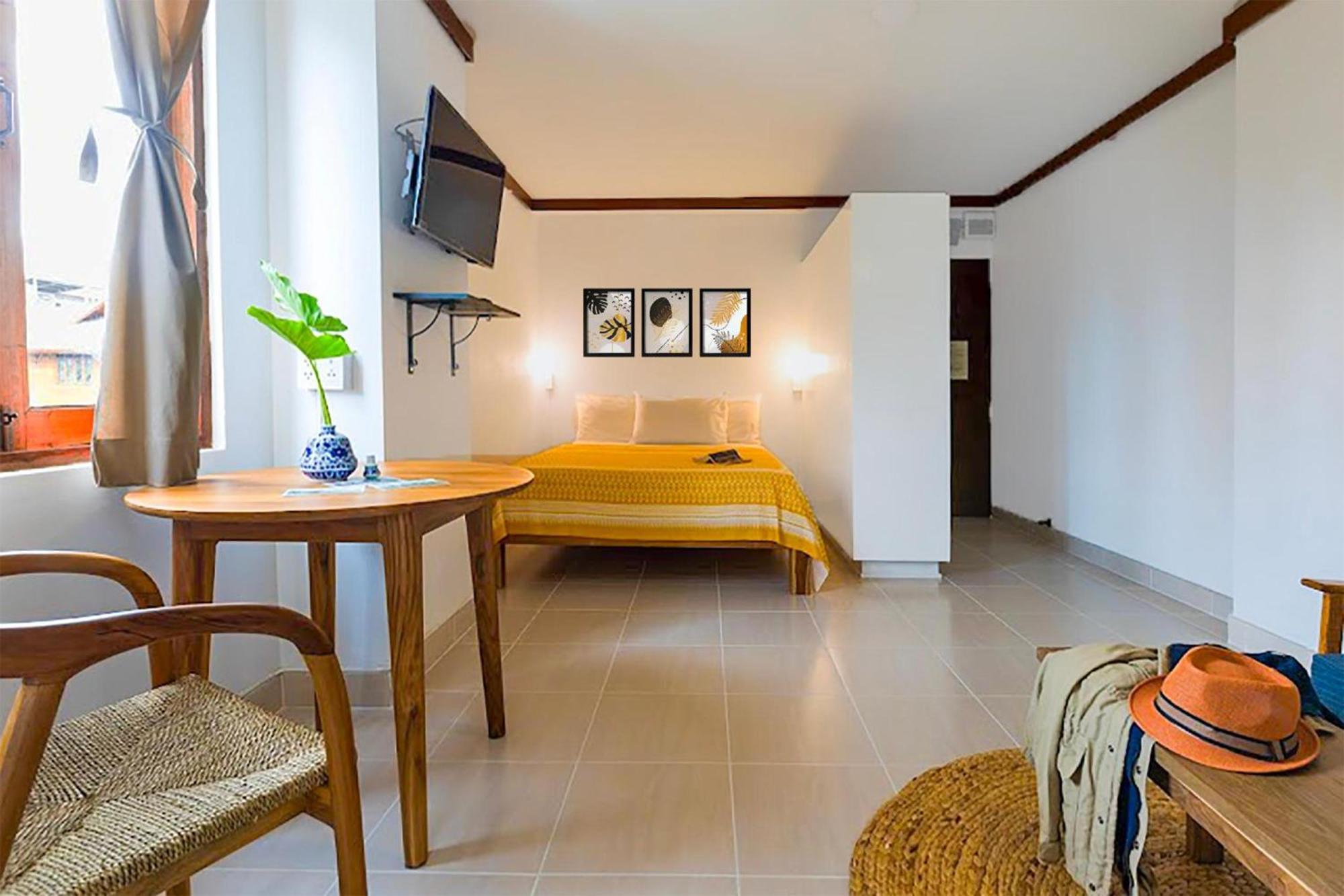 Collection O Howard Square Boutique Hotel