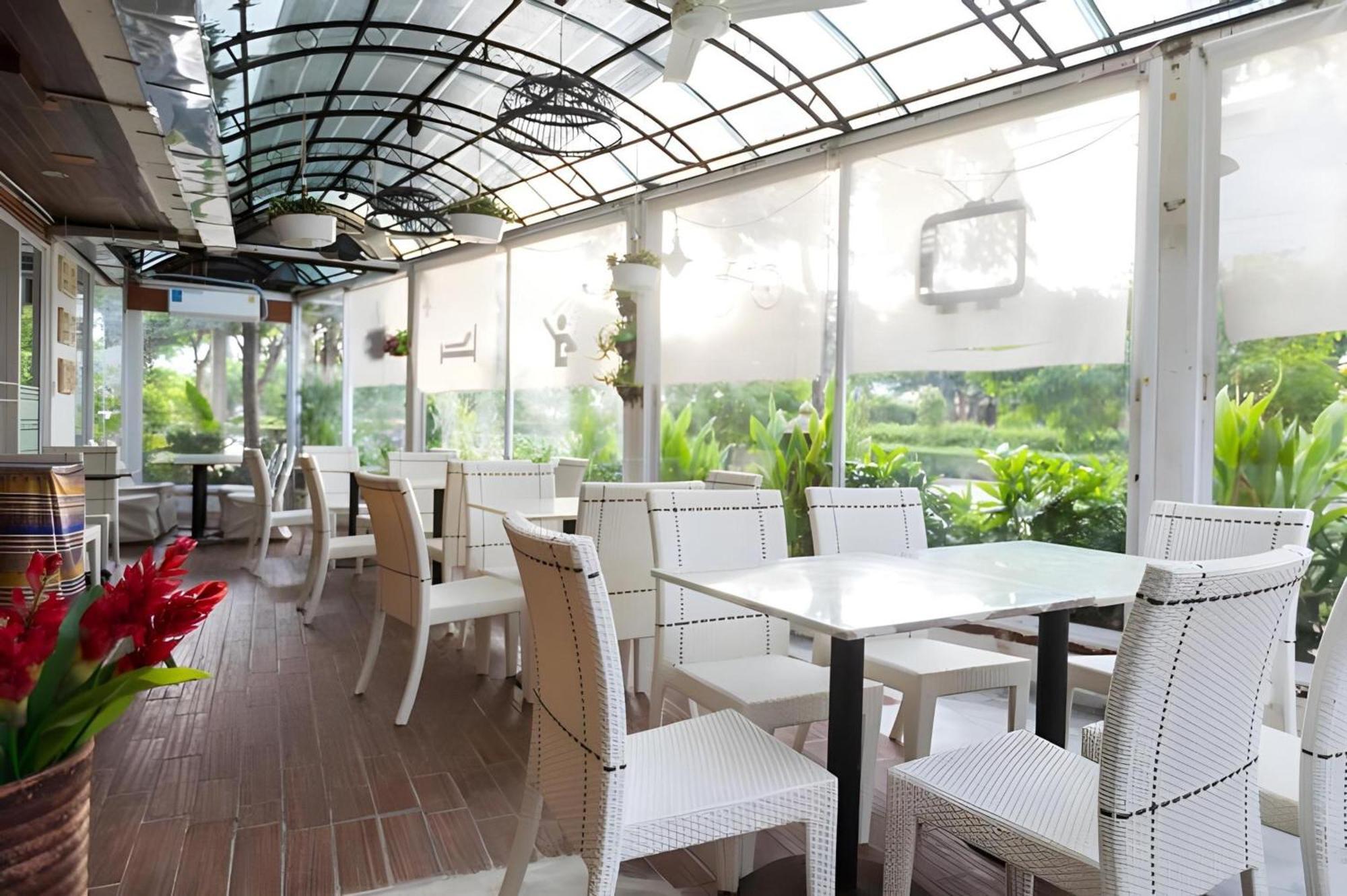 Collection O Howard Square Boutique Hotel
