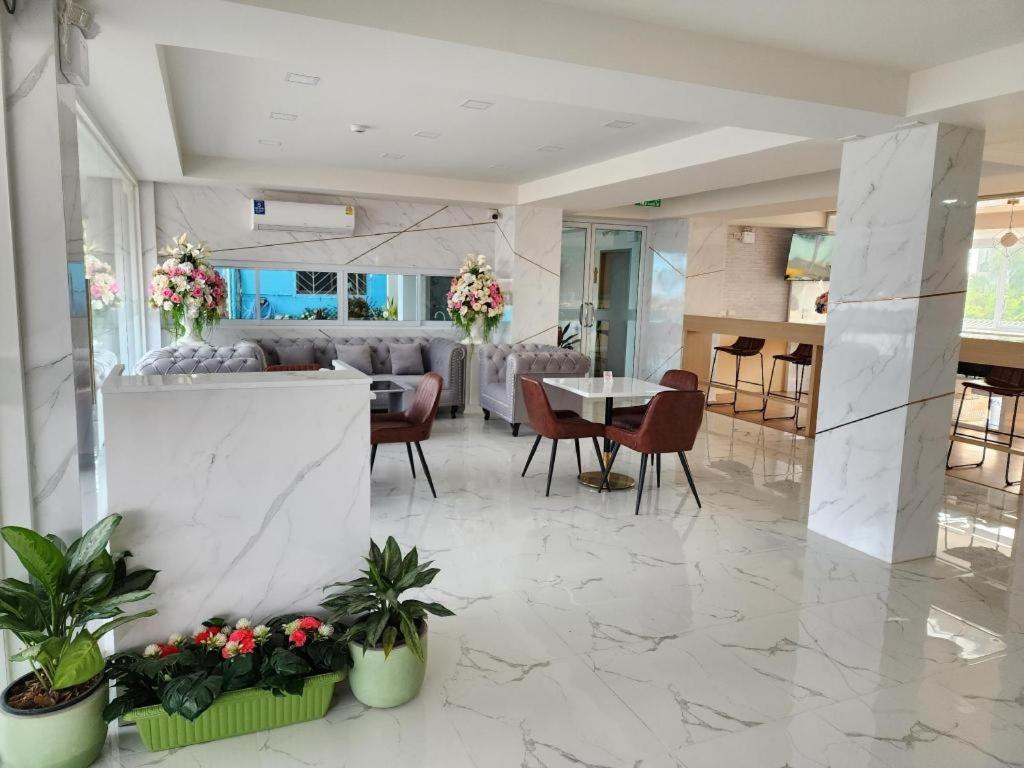 Hotel Sananwan Palace 2*
