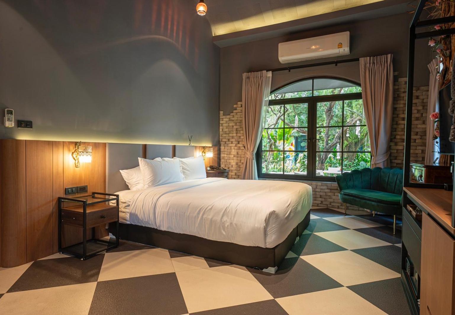 Oasis Hotel Bangkok