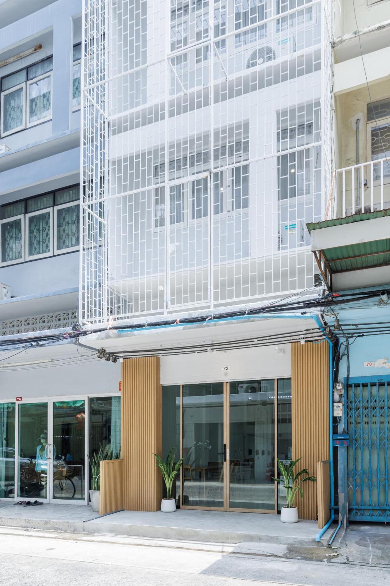 Gasthuis A Townhouse 100m From Bts Bangchak