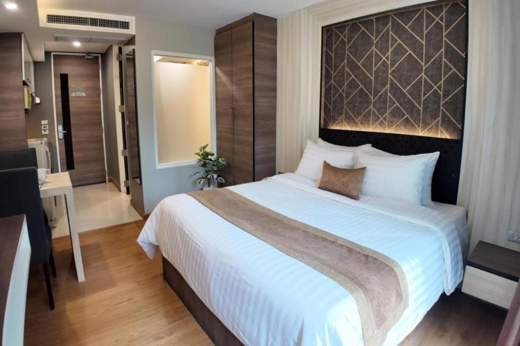 Icheck Residences Sukhumvit 20 Hotel