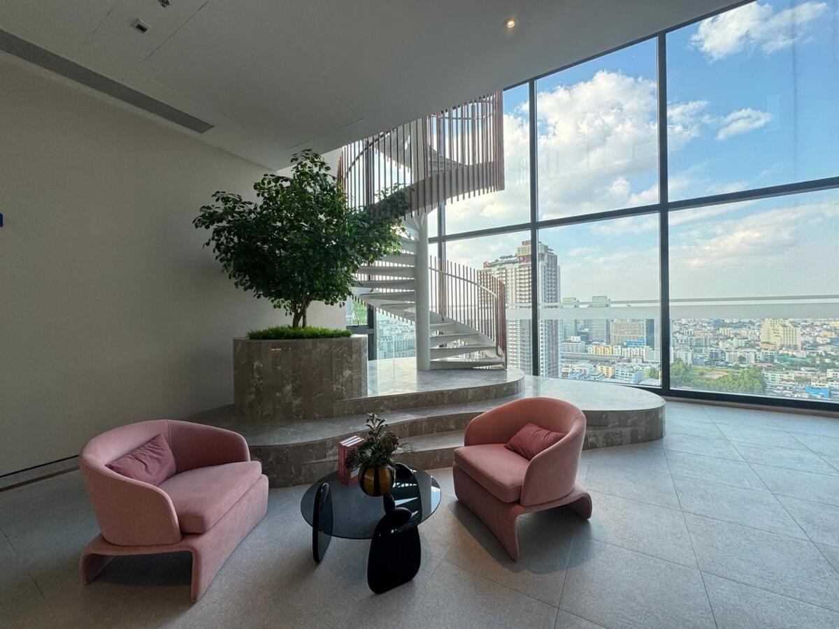 Apartment The St-age Condo-huai Khwang *