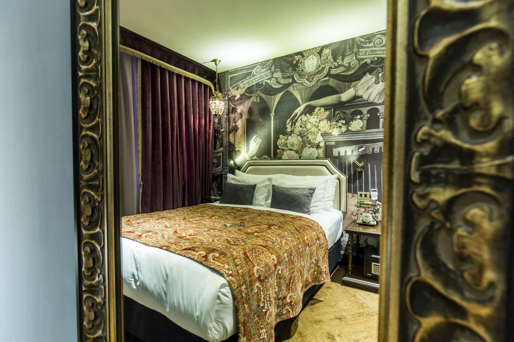 Playhaus Thonglor Hotel
