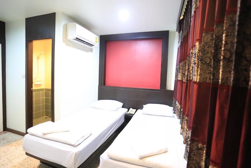 Thara House Gasthuis 2*
