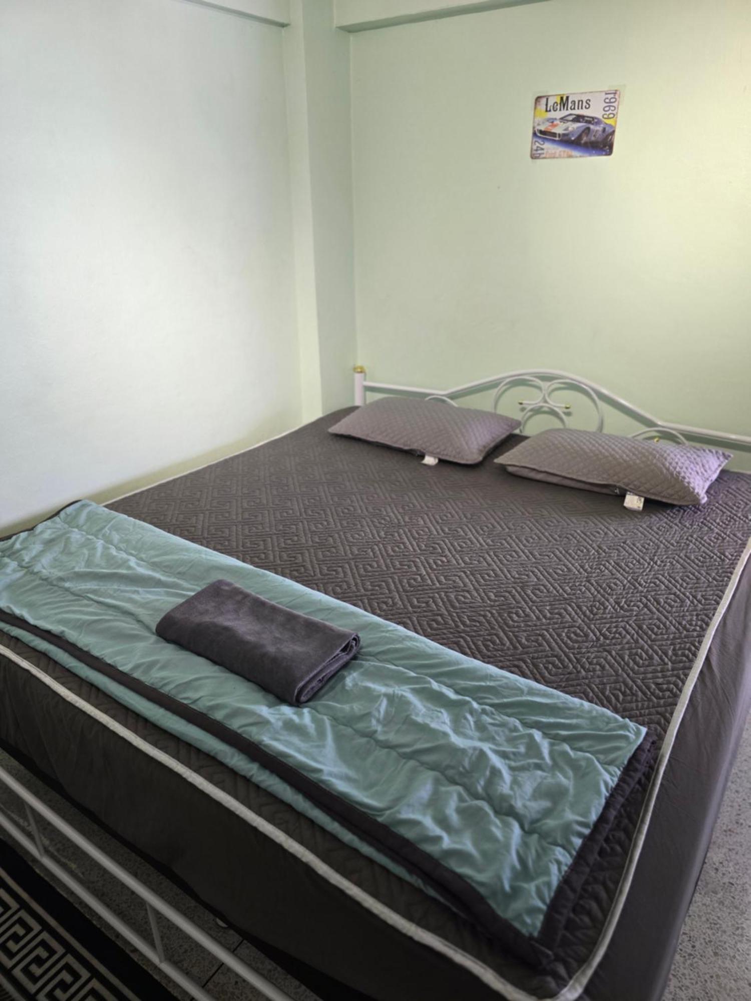 812 Quiet And Cozy Apartemen *