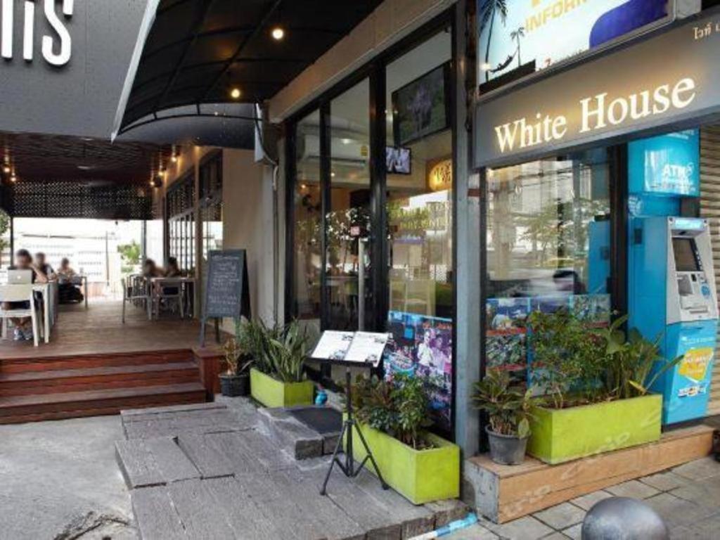 Hotel White House Asoke Sukhumvit 18