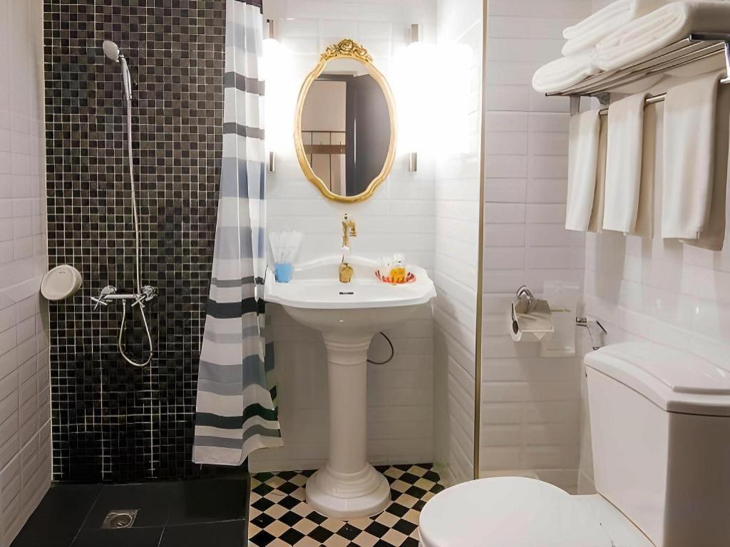 First House Hotel 3*