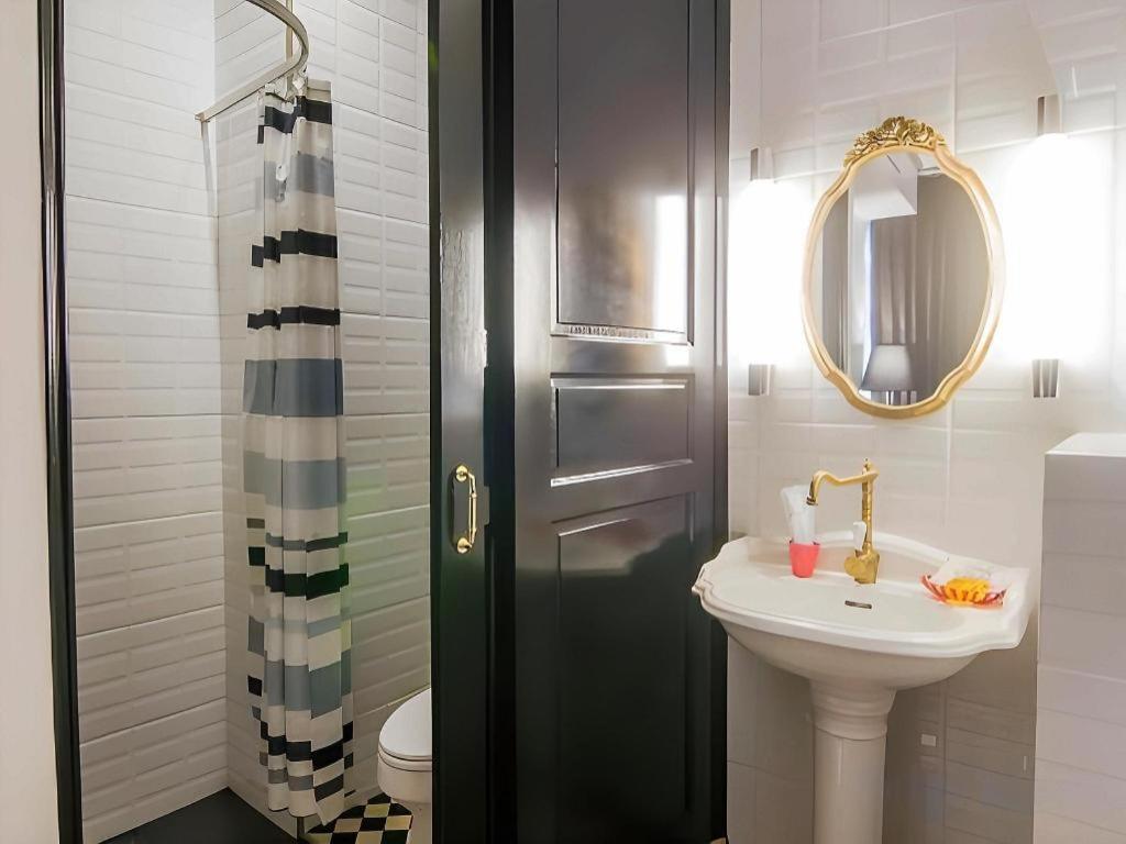 First House Hotel 3*