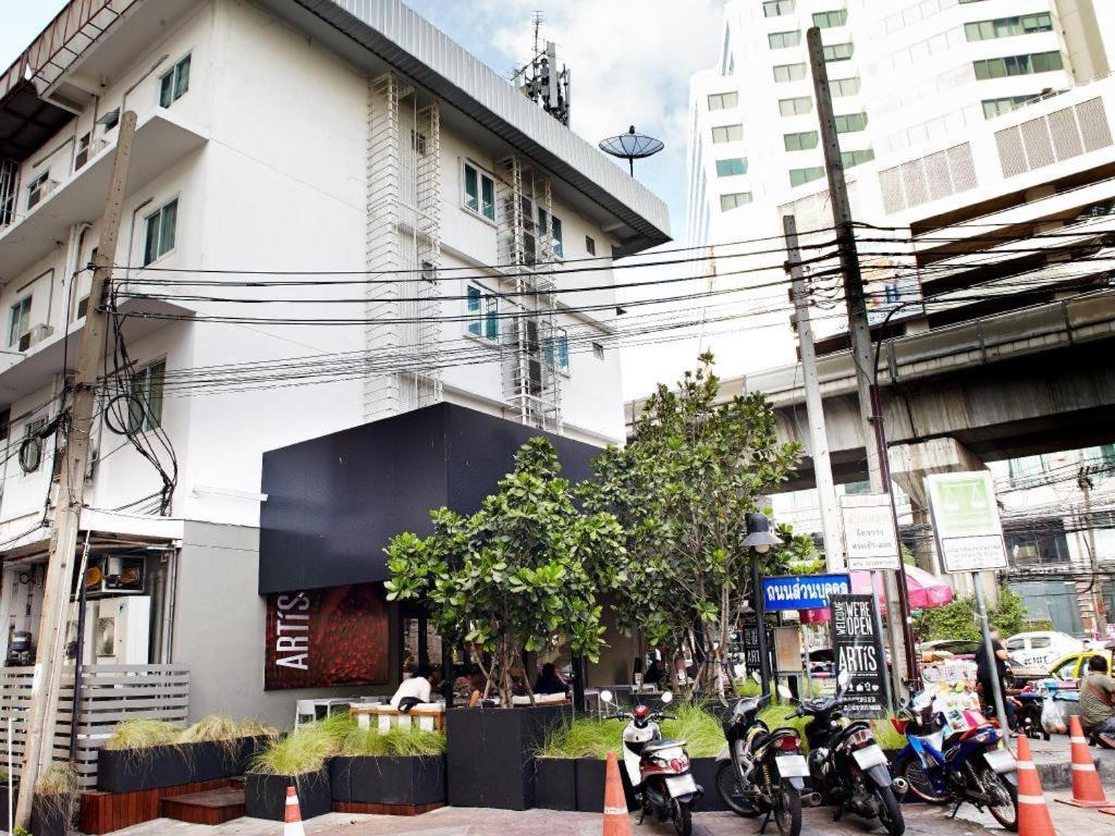 White House Asoke Sukhumvit 18 3* Bangkok
