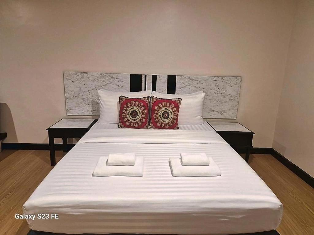Town In Town Gardent Hotel 3*