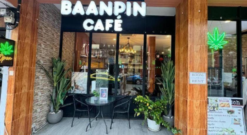 Baanpin Hostel *
