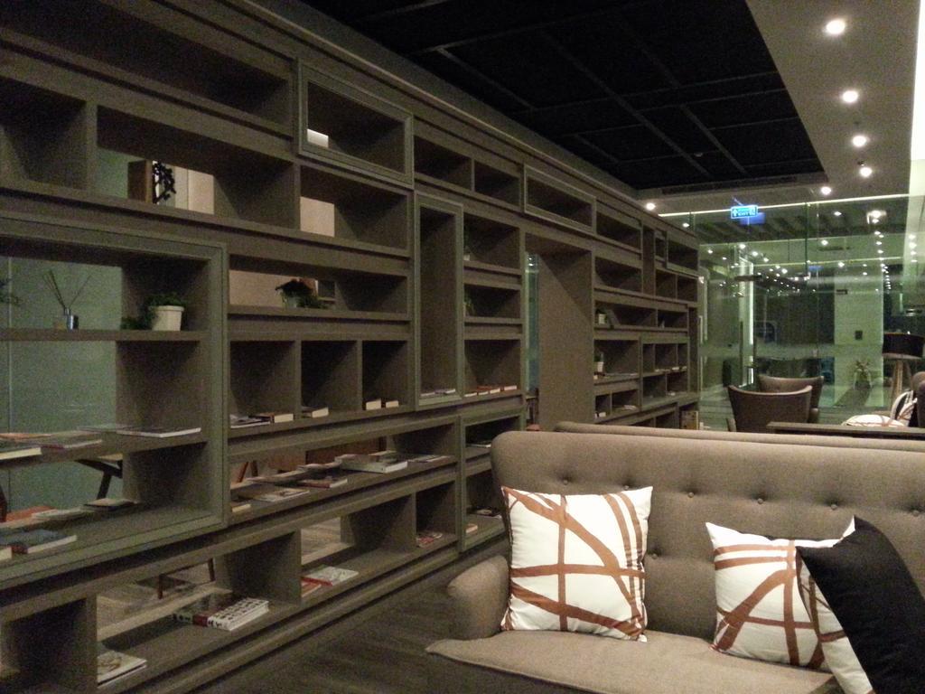 Hotel Bluetel Residence Tiwanon Station Bangkok