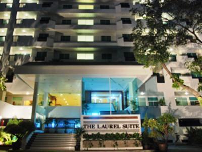 Laurel Aparthotel 3*