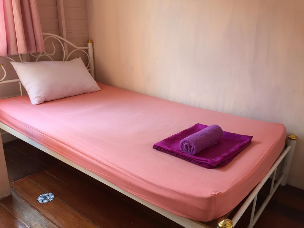 Honey Place Guesthouse,special Rate For Long Bangkok