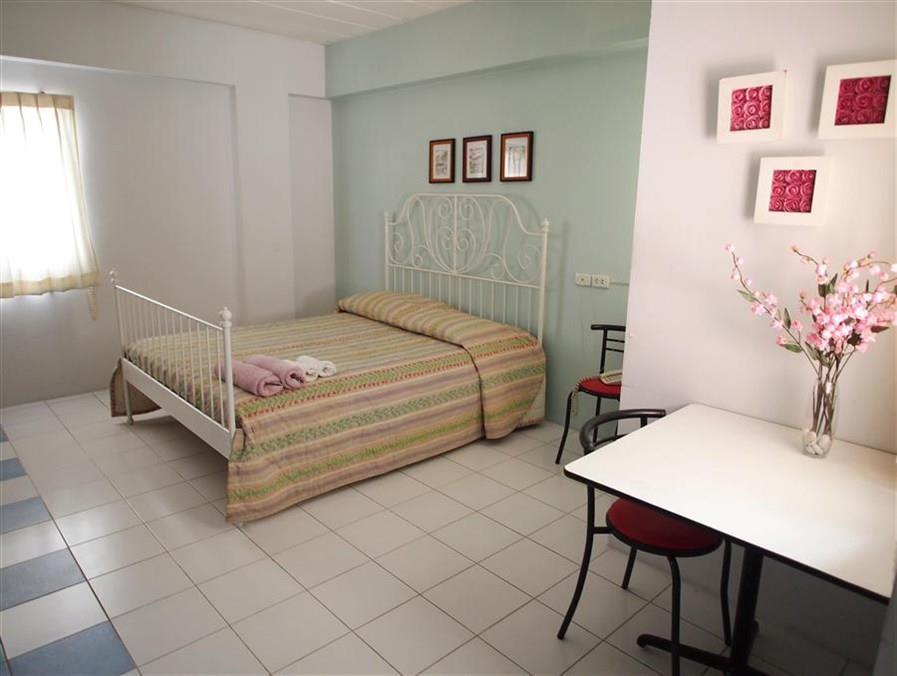Guest house Thanapa Mansion
