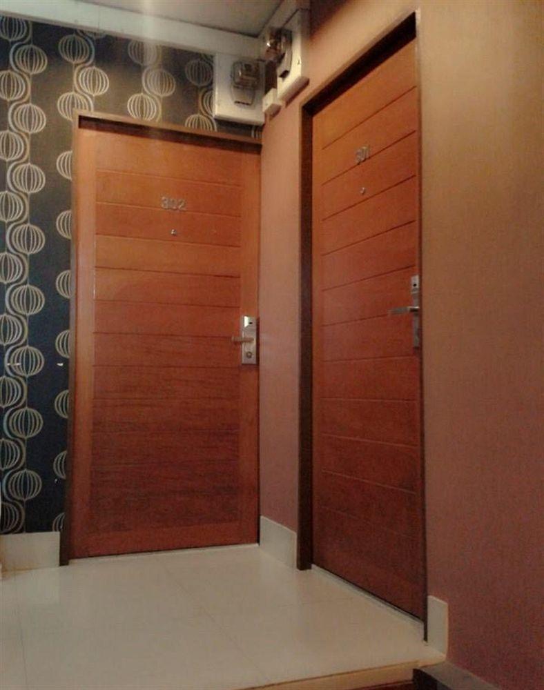 The Mix - Bts Phrakhanong 3*