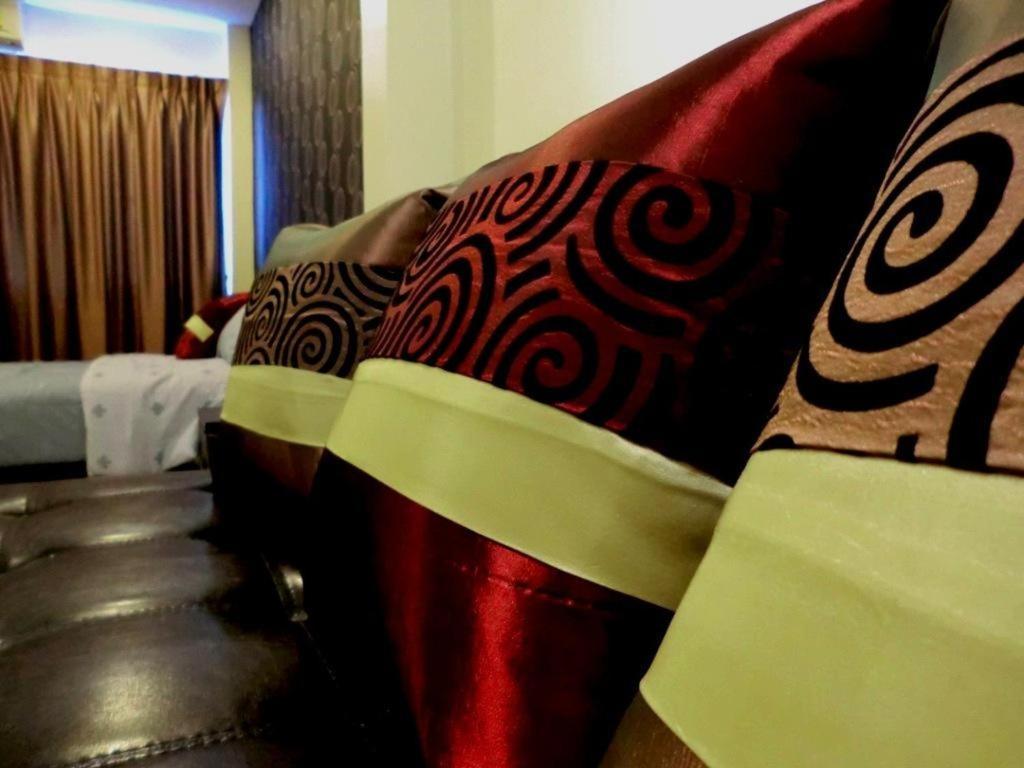 Hotel The Mix - Bts Phrakhanong 3*