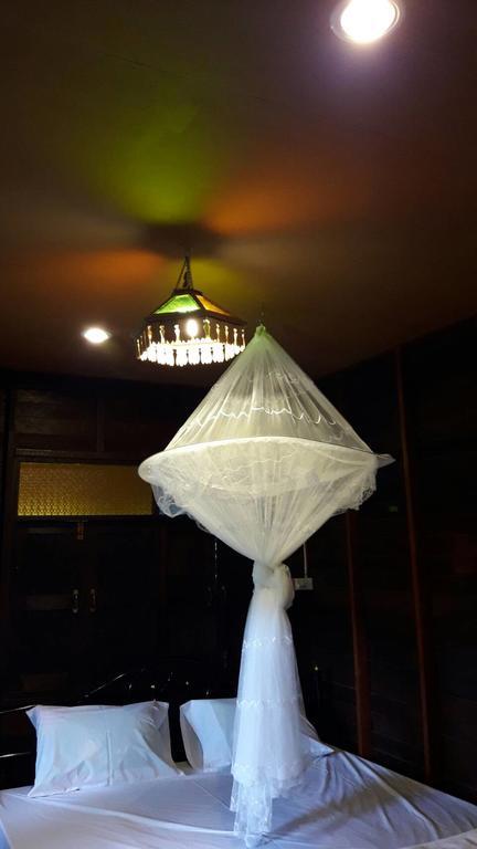 Fahsai Antique Homestay Near Brt Homestay Bangkok