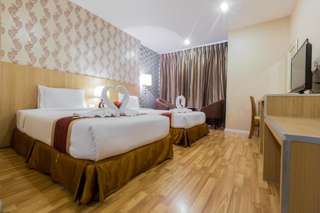 Three Seasons Hotel 5*