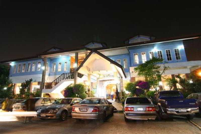 13 Coins Yotin Patana Aparthotel